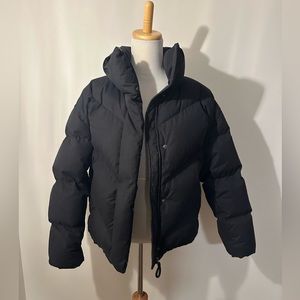 Aritzia cloud puff puffer coat size small black